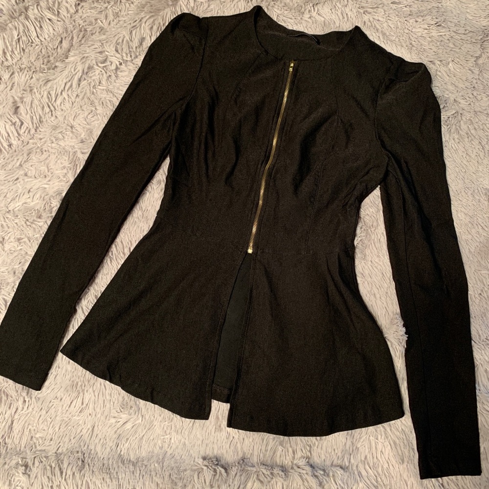 🎀 3 for 20 Sexy peplum zip top